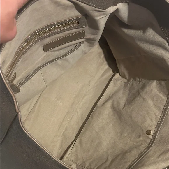 Chic Taupe Leather Tote Bag EUC ❤️❤️❤️ - Picture 6 of 12